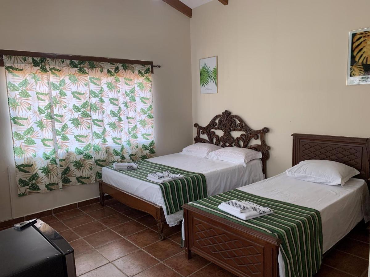 Lili'S Hostel Santa Cruz de La Sierra Extérieur photo
