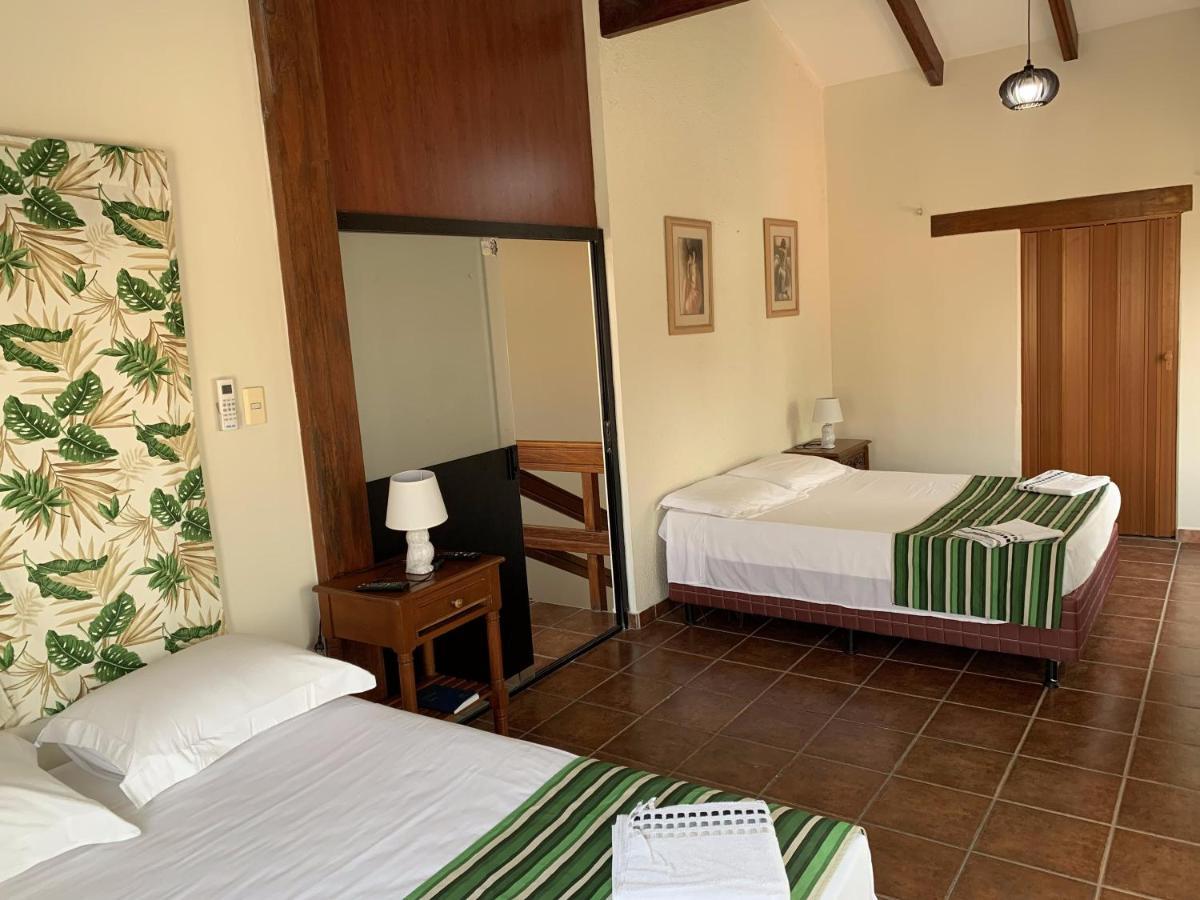 Lili'S Hostel Santa Cruz de La Sierra Extérieur photo