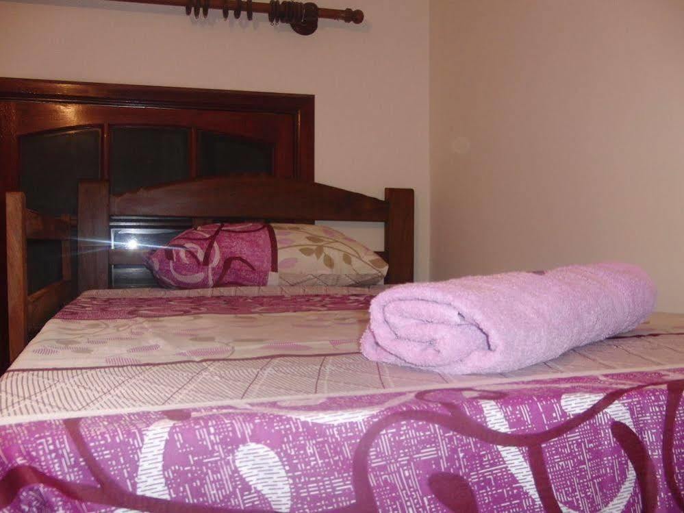 Lili'S Hostel Santa Cruz de La Sierra Extérieur photo