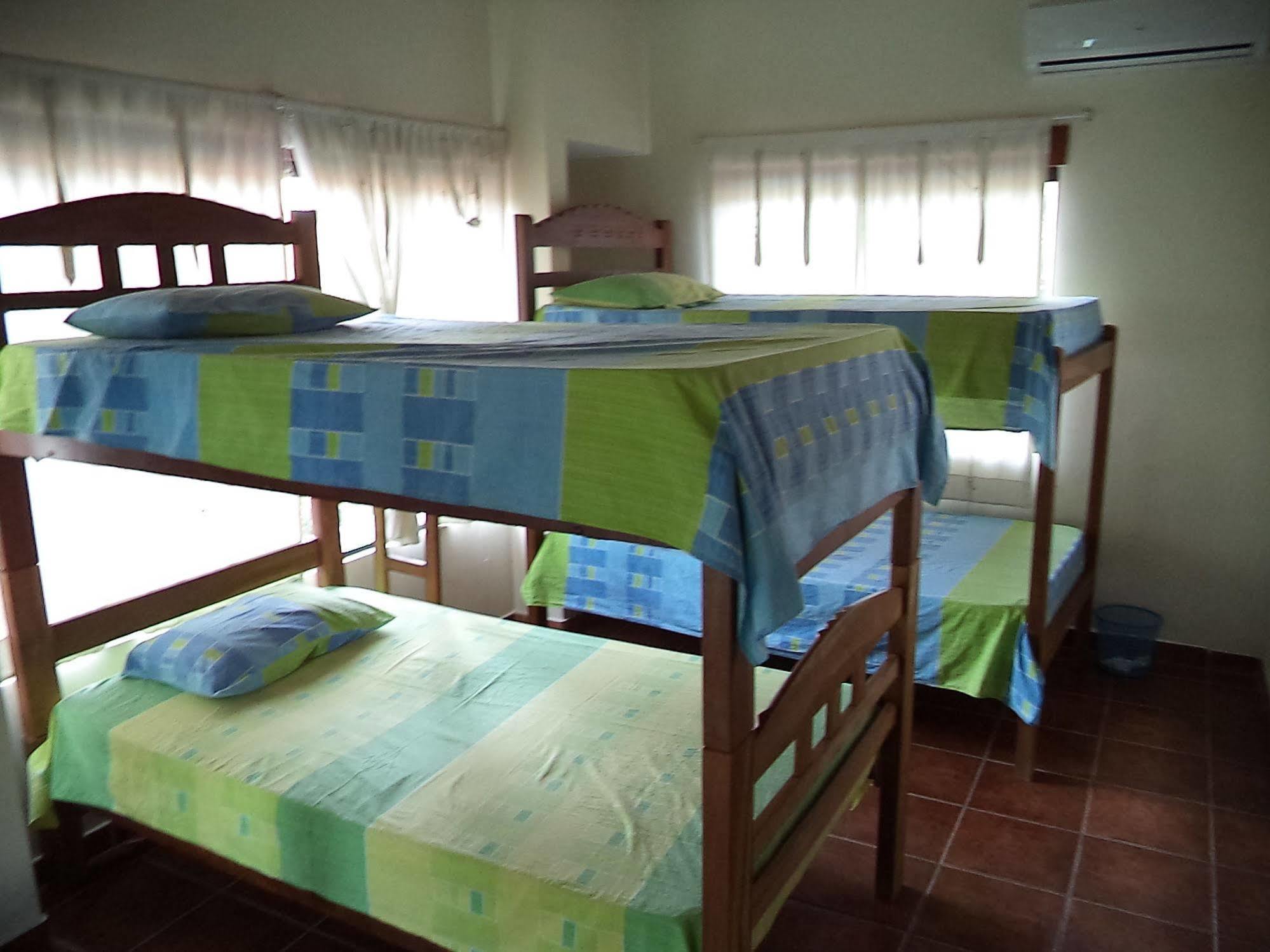 Lili'S Hostel Santa Cruz de La Sierra Extérieur photo