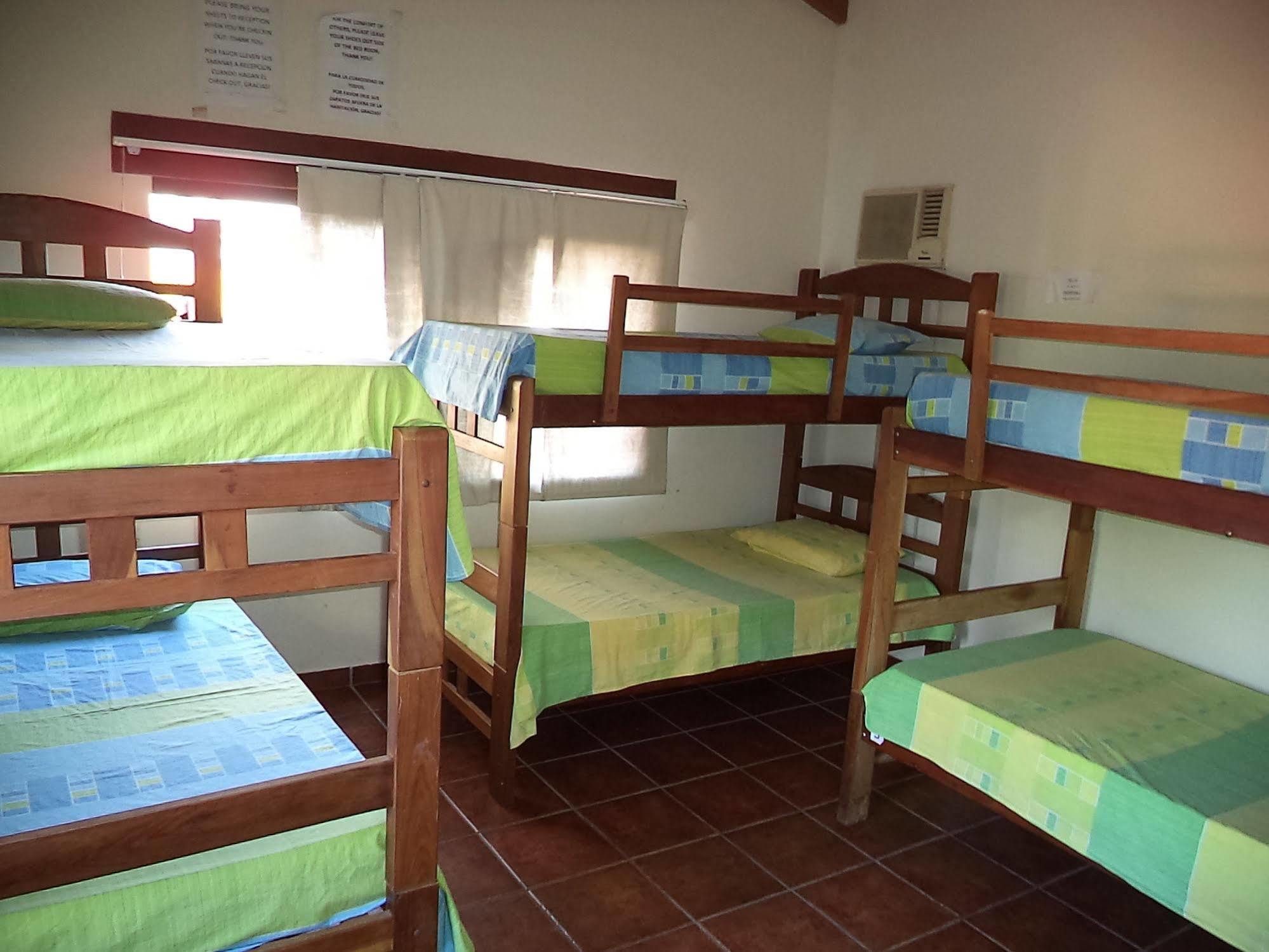 Lili'S Hostel Santa Cruz de La Sierra Extérieur photo