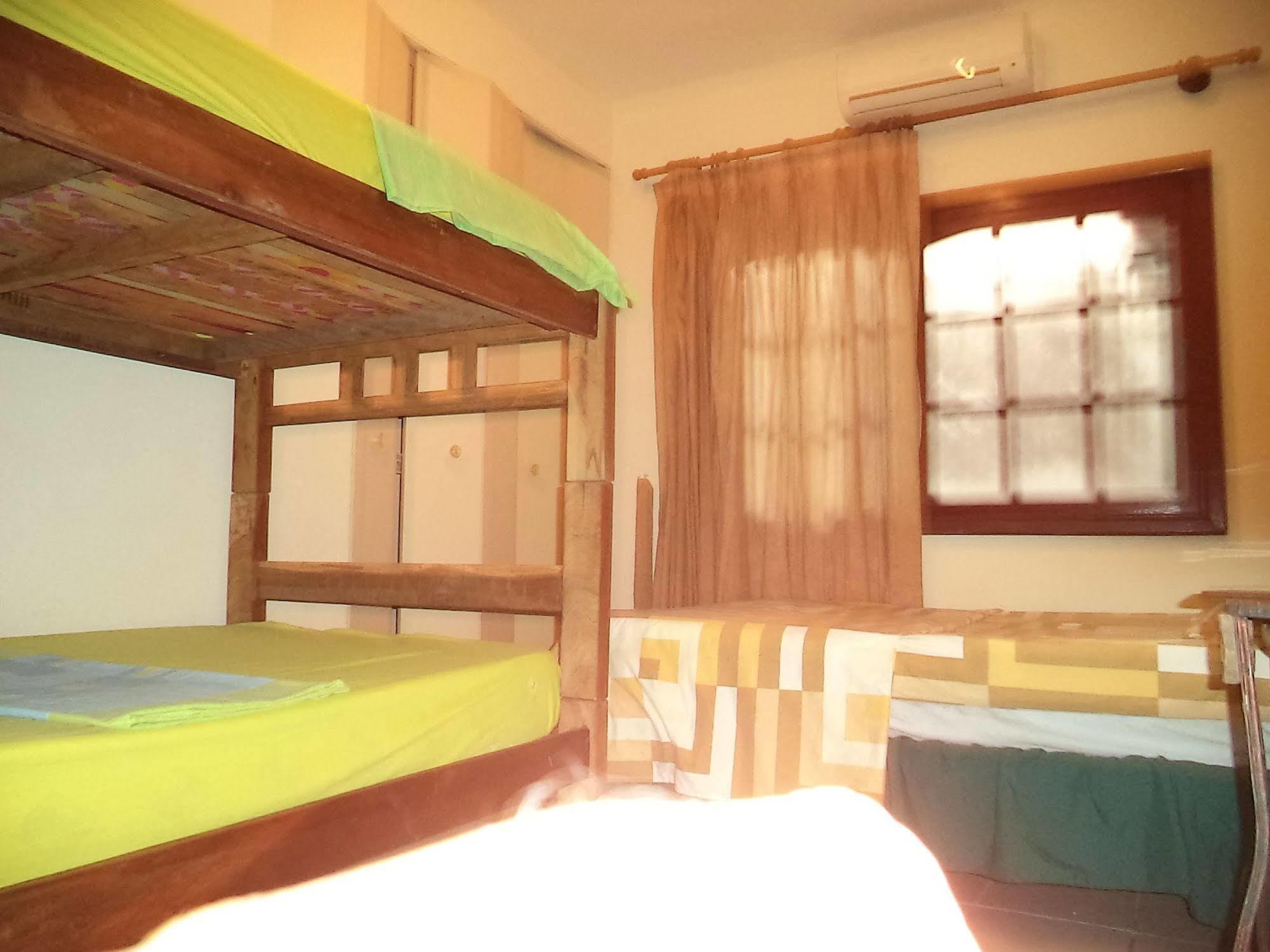 Lili'S Hostel Santa Cruz de La Sierra Extérieur photo